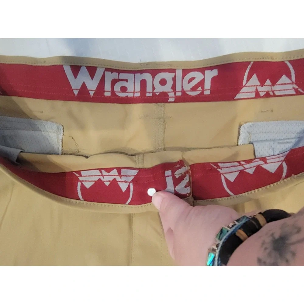 Wrangler‎ Outdoor Performance Shorts 46 Brown Stretch Cargo Hiking Utility